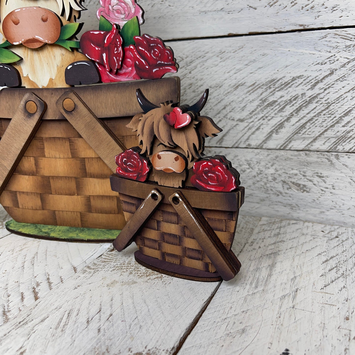 Pannello intercambiabile con mucca del new highland con rose Out of the Wood