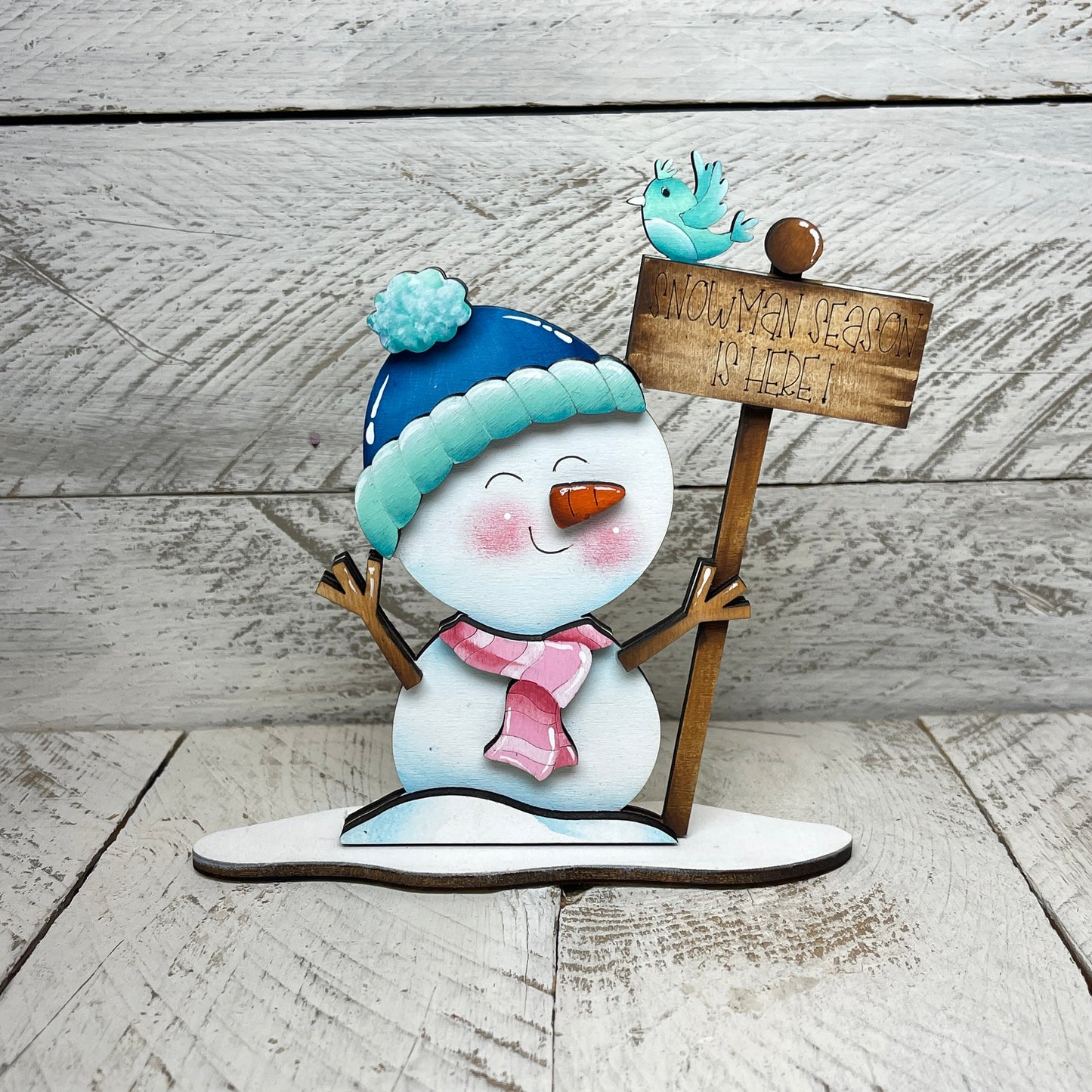 Pupazzi di neve invernali con piedistallo Out of the Wood
