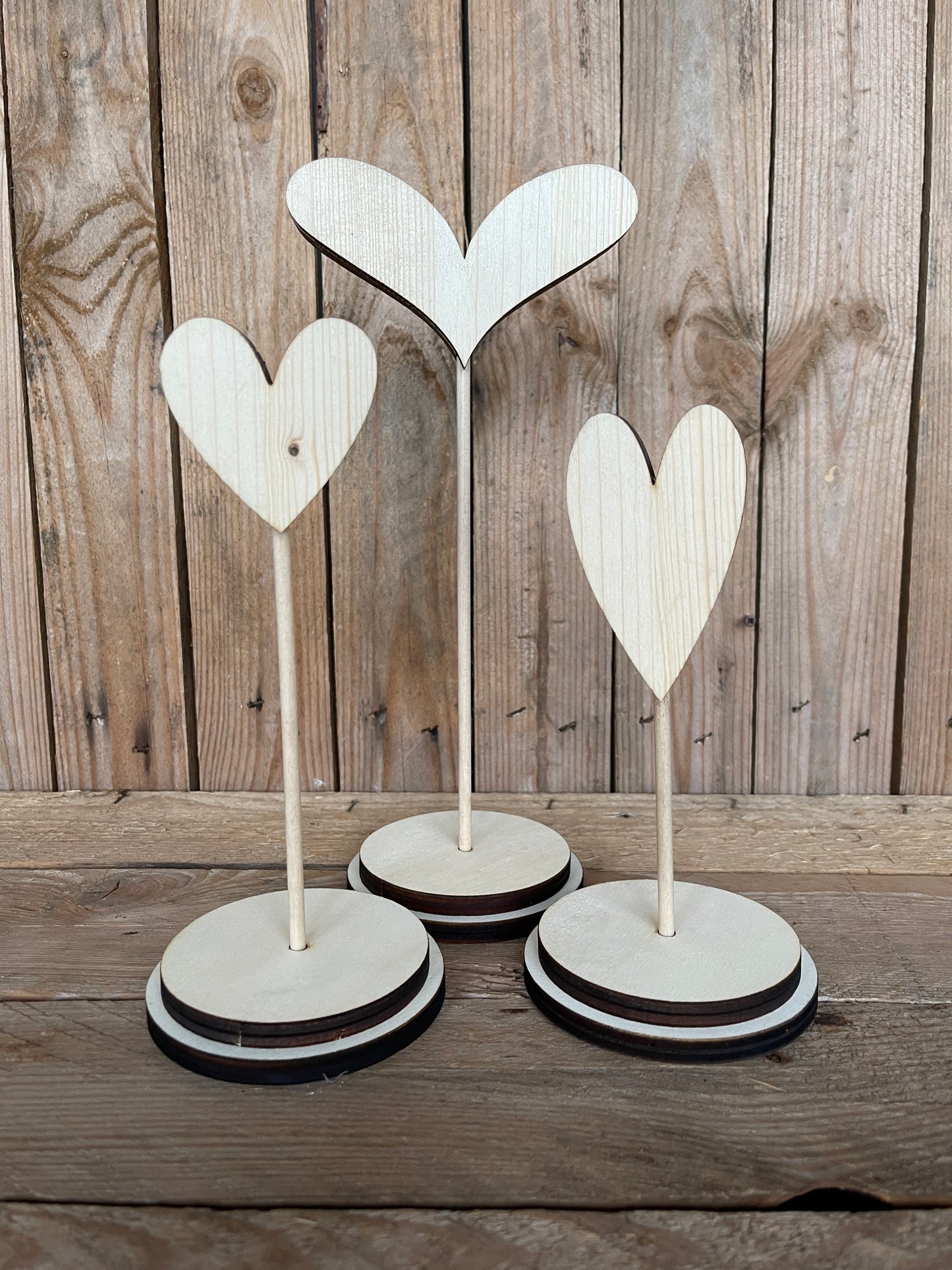 Set 3 cuori con piedistallo Out of the Wood