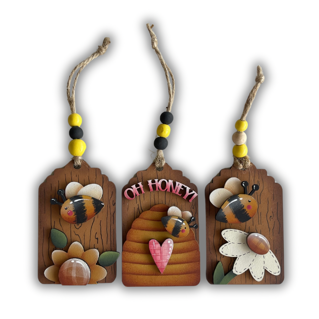 3 Tag api con alveare Out of the Wood