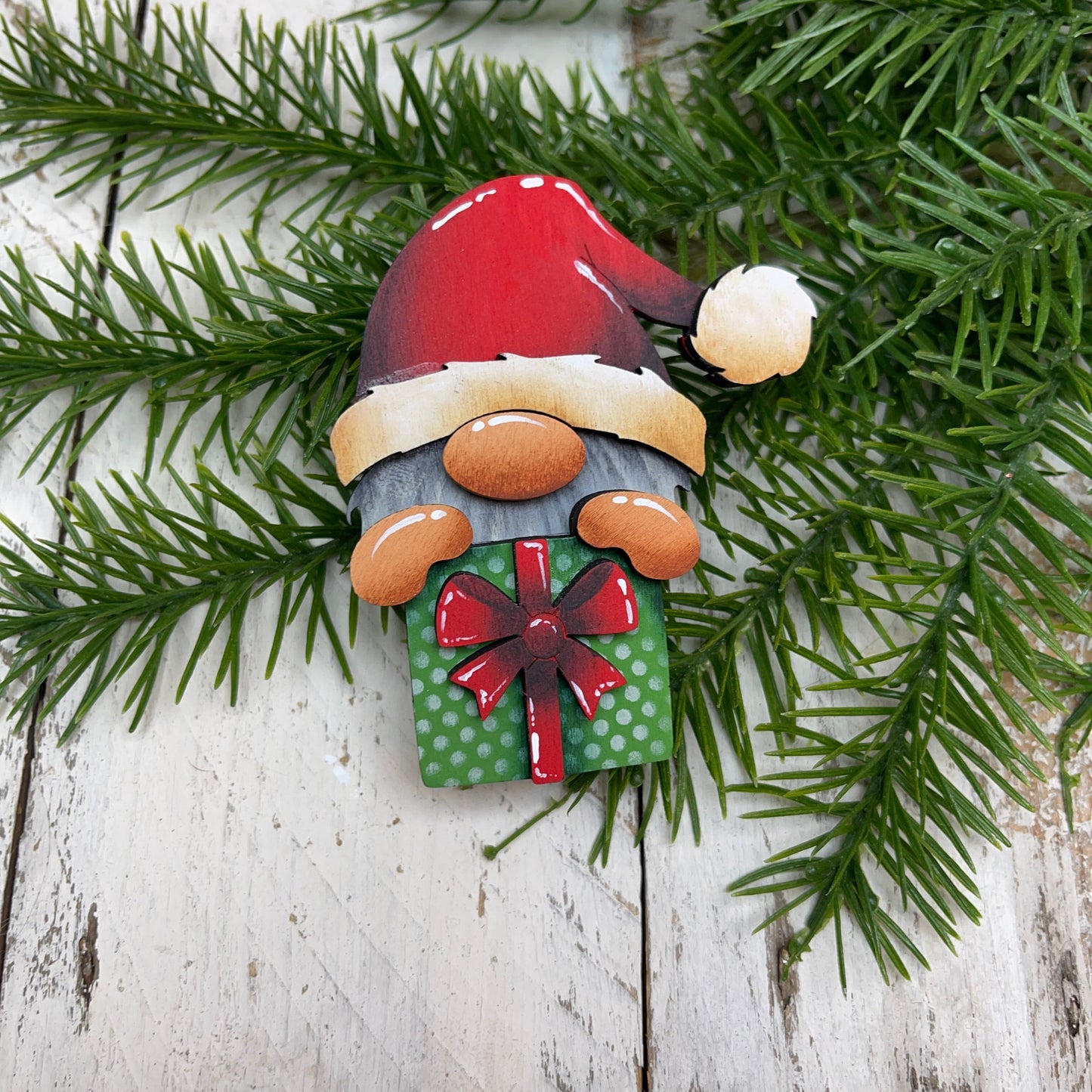 Segnaposto gnomo con pacco regalo Out of the Wood