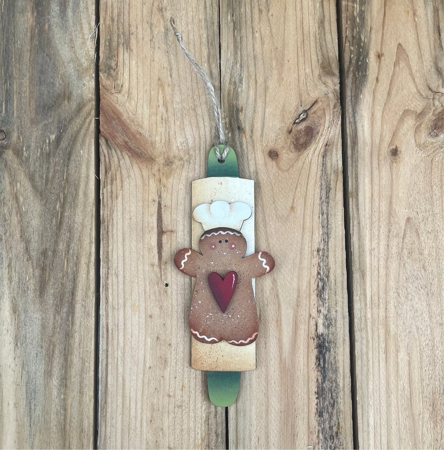 Ginger mattarello verticale ornament Out of the Wood