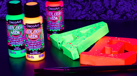 Set Black light neon Out of the Wood