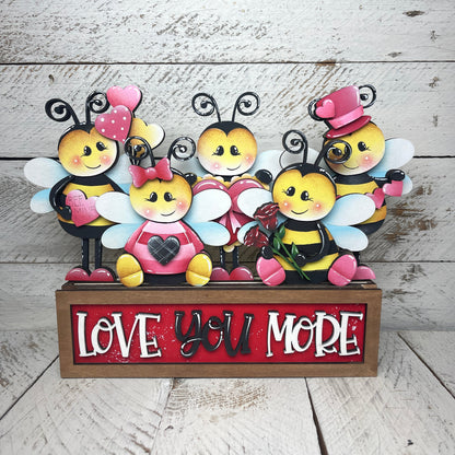 Api San Valentino con piedistallo Out of the Wood