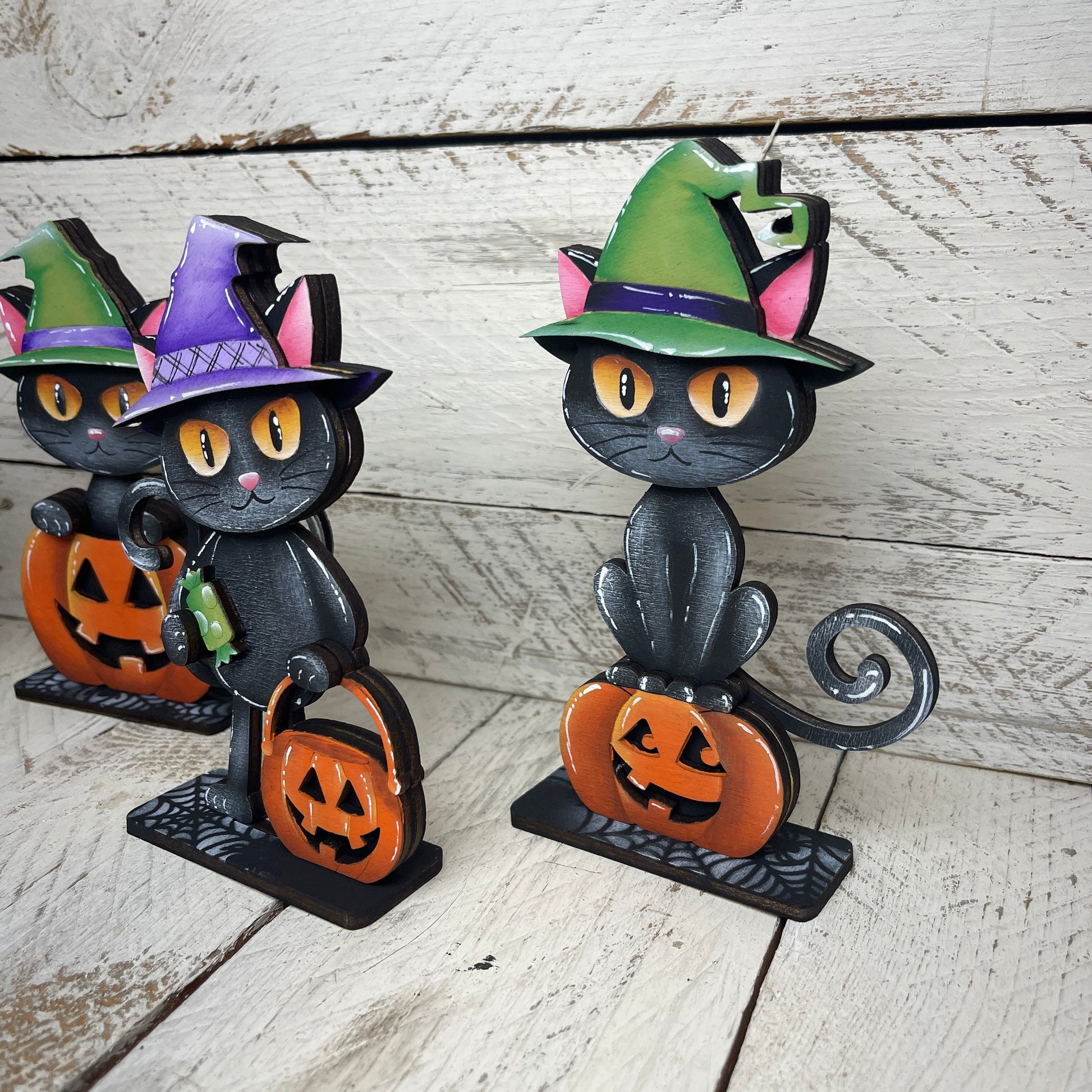 Gatti Halloween  con piedistallo Out of the Wood