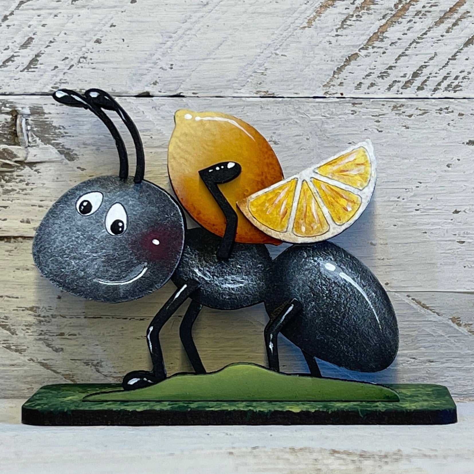 Formiche con frutta Out of the Wood