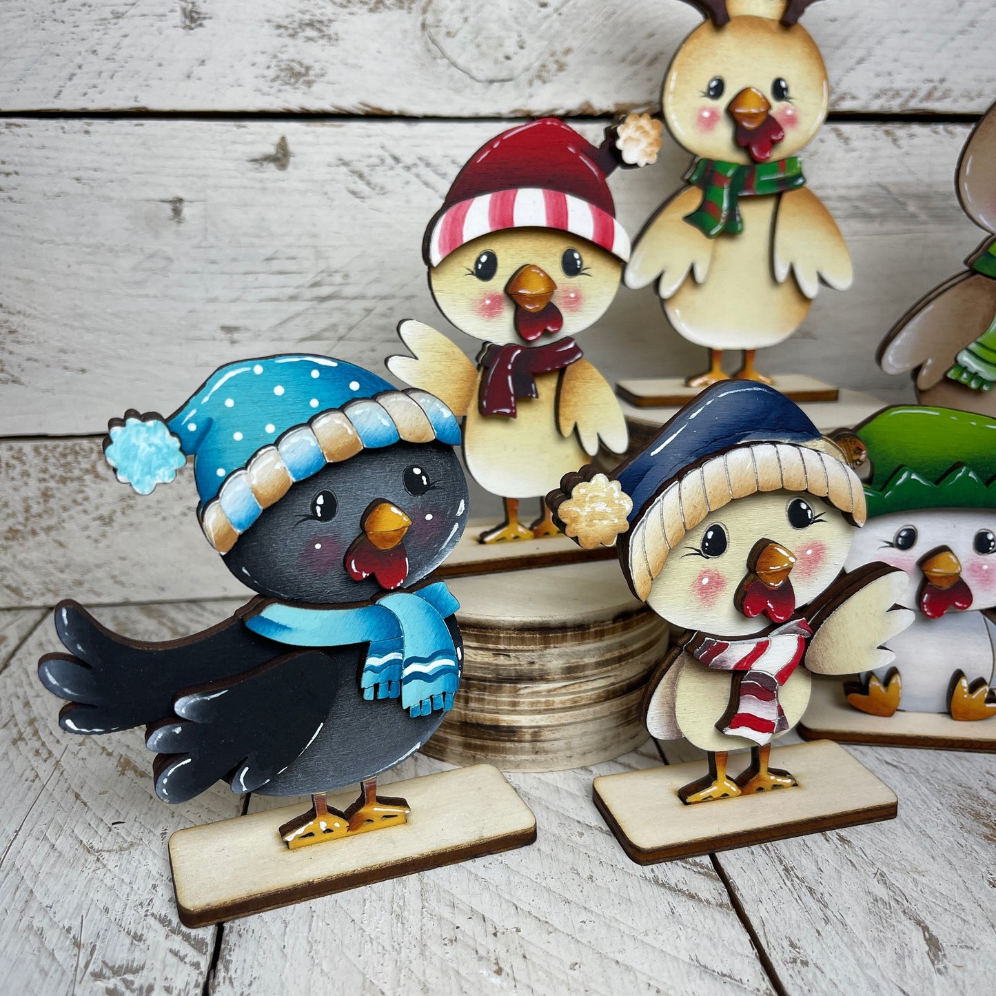 Galline natalizie con piedistallo Out of the Wood