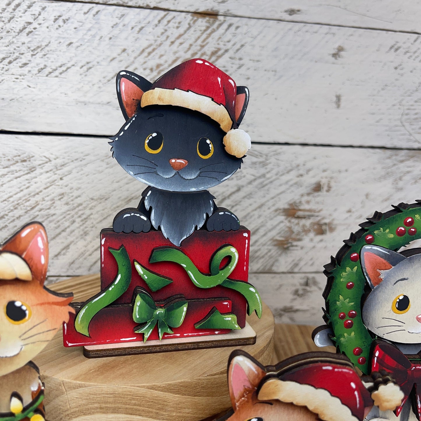 Sweet Christmas kitty Out of the Wood