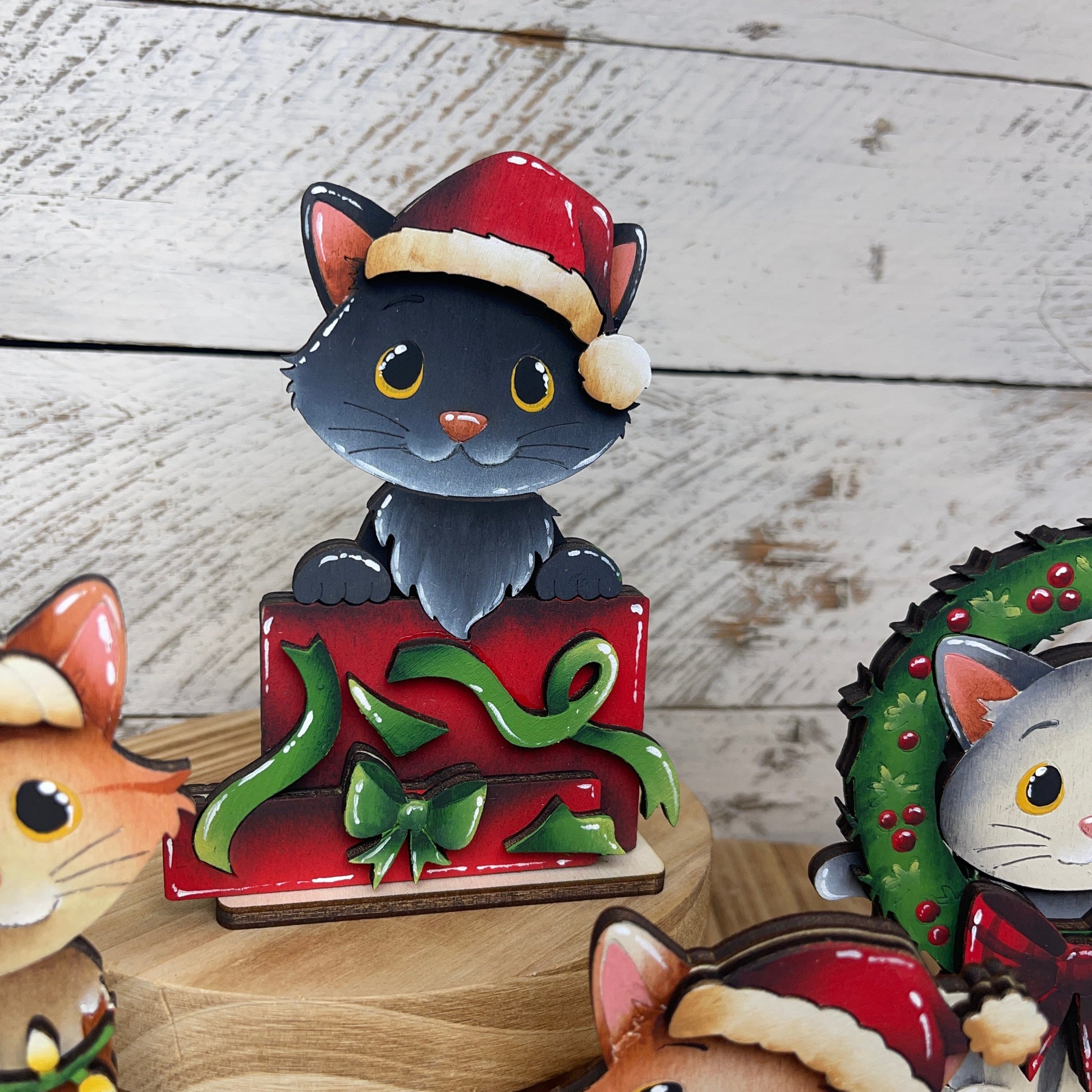 Sweet Christmas kitty Out of the Wood