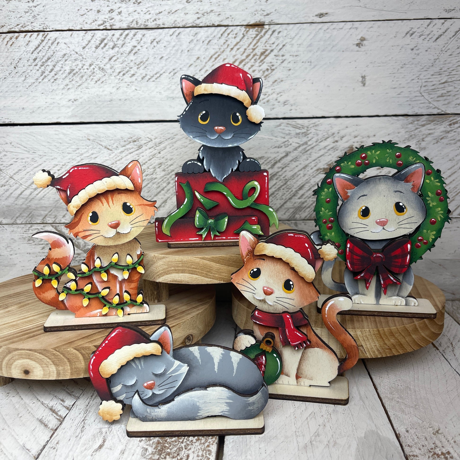 Sweet Christmas kitty Out of the Wood