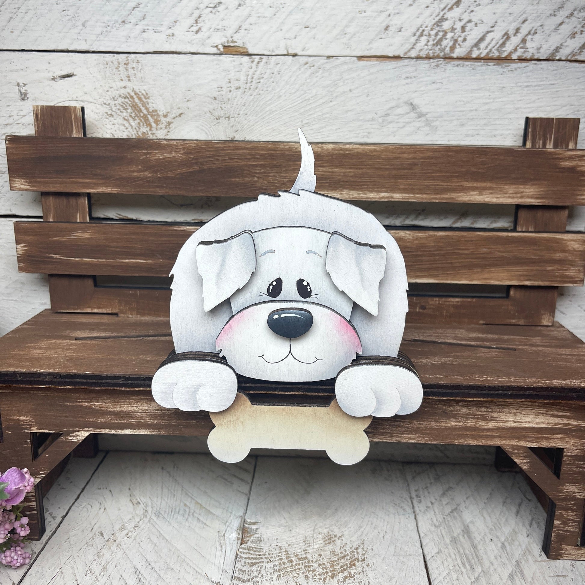 Cane seduto sopra mensola Out of the Wood