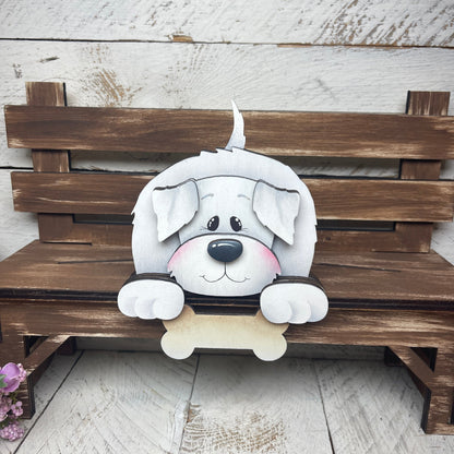 Cane seduto sopra mensola Out of the Wood