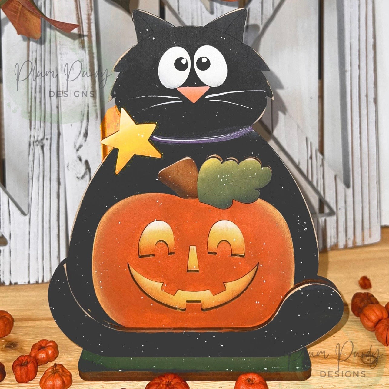 Gatto Halloween  con piedistallo Out of the Wood