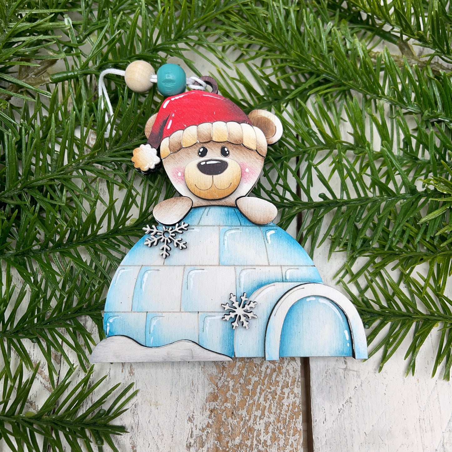 Ornament Igloo con personaggi Out of the Wood