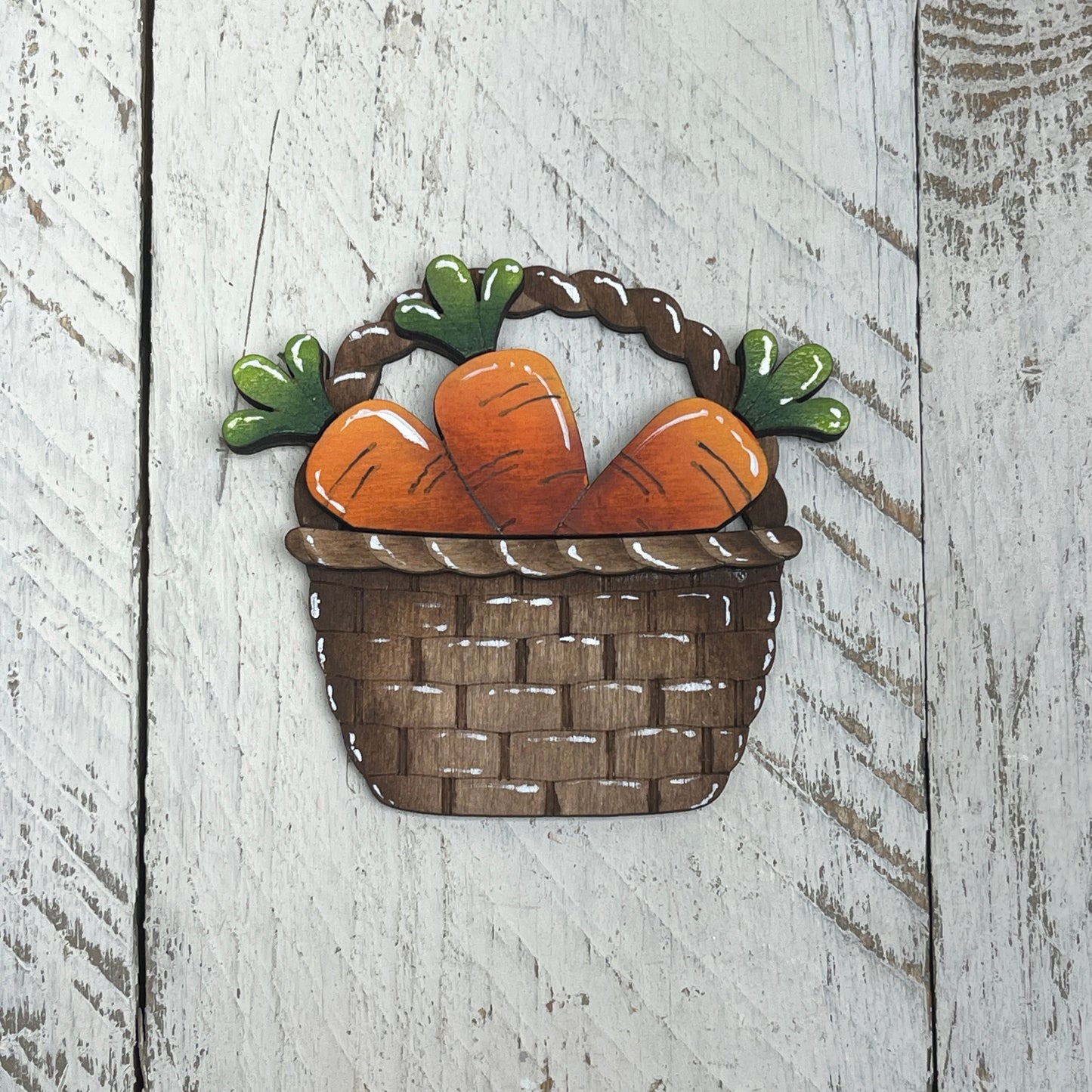 Cesto con carote Out of the Wood