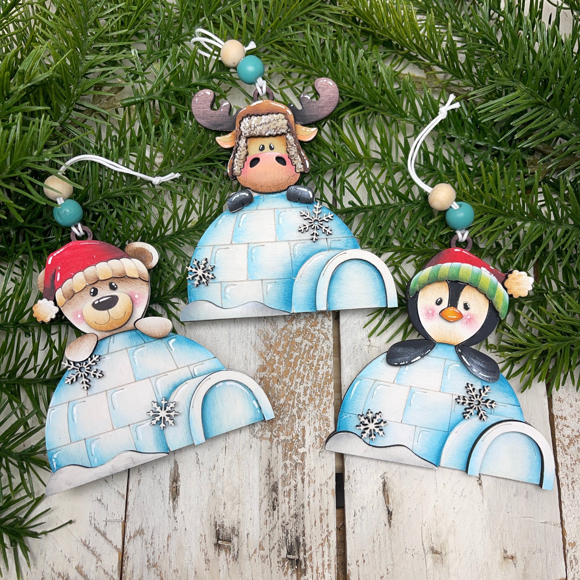 Ornament Igloo con personaggi Out of the Wood