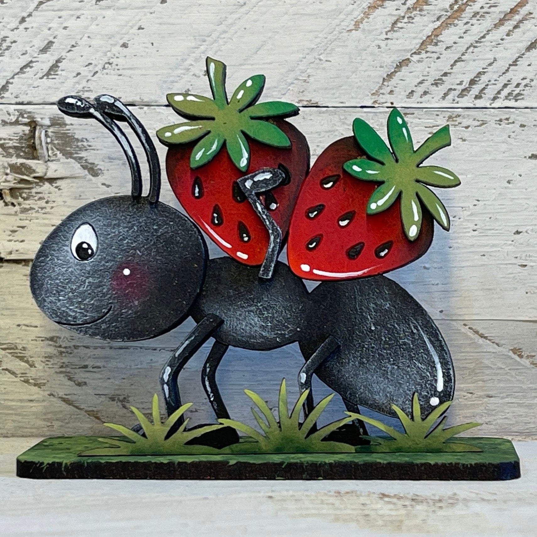 Formiche con frutta Out of the Wood
