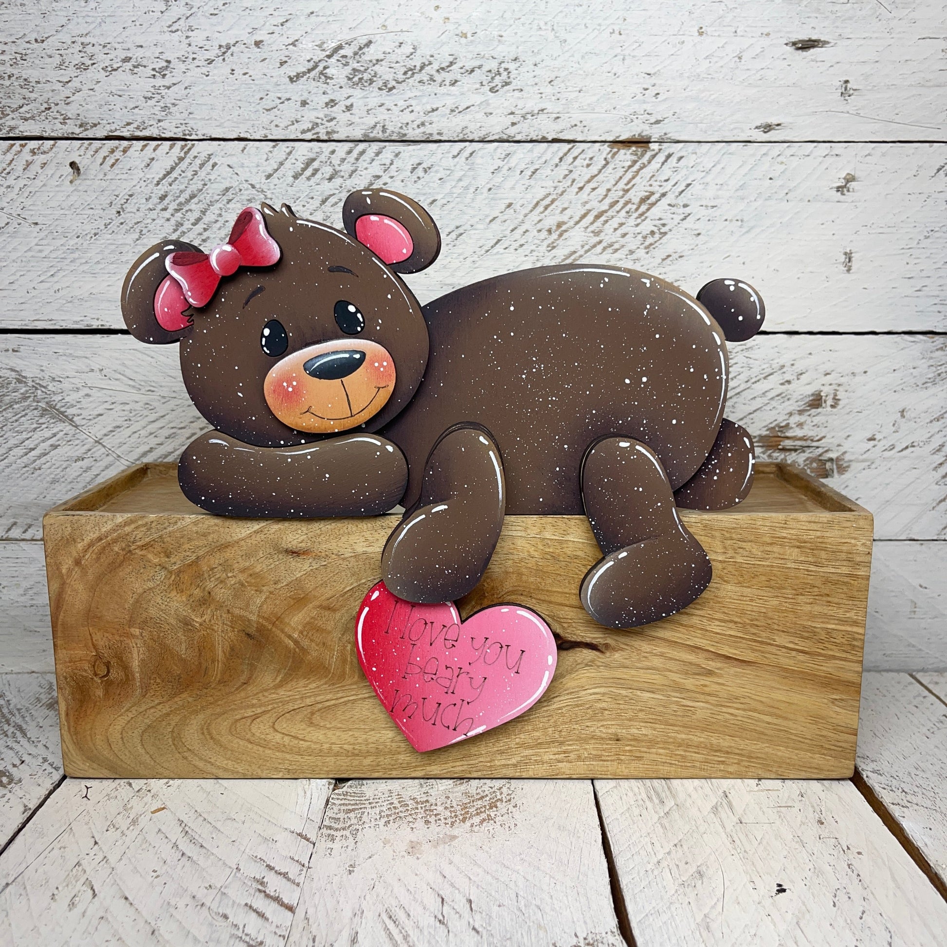 Orso innamorato sopramensola Out of the Wood