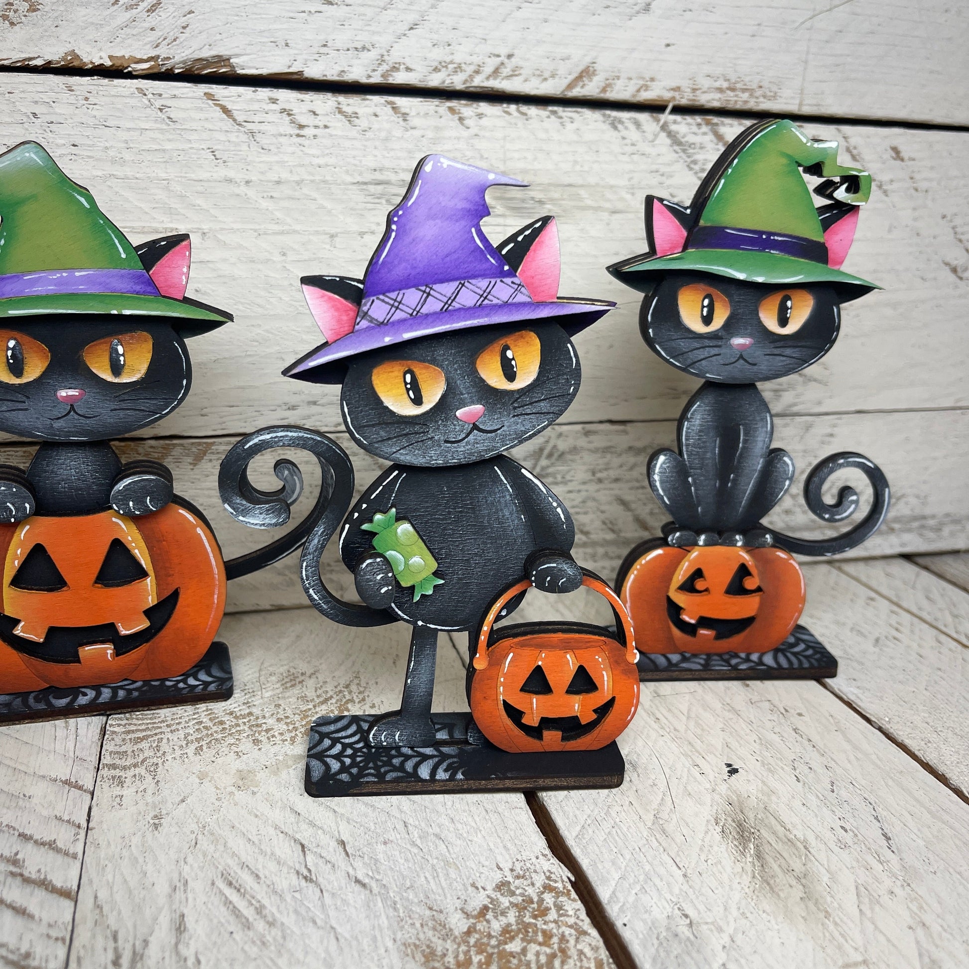 Gatti Halloween  con piedistallo Out of the Wood