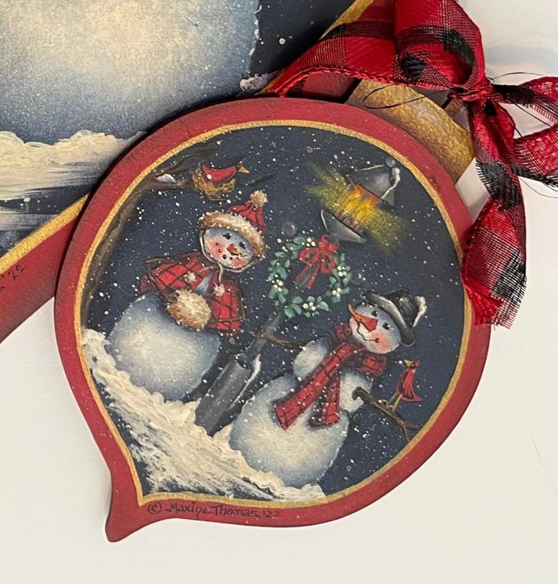 Snowy days/Vintage nativity ( ornament  16,8x12,2 cm )  Design by Maxine Thomas Out of the Wood